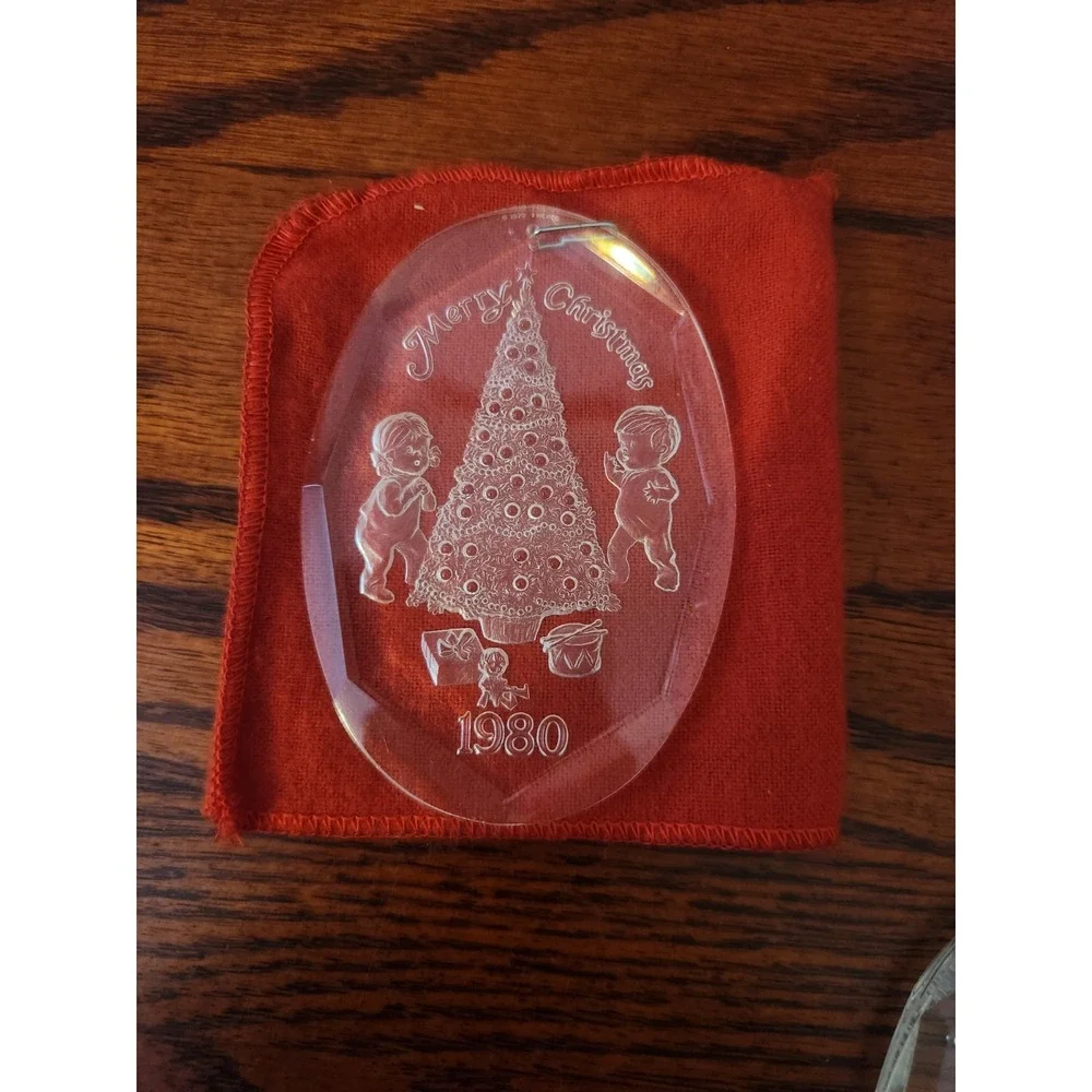 Vintage 1980 Merry Christmas Ornament With Red‎ Velvet Bag By Henco